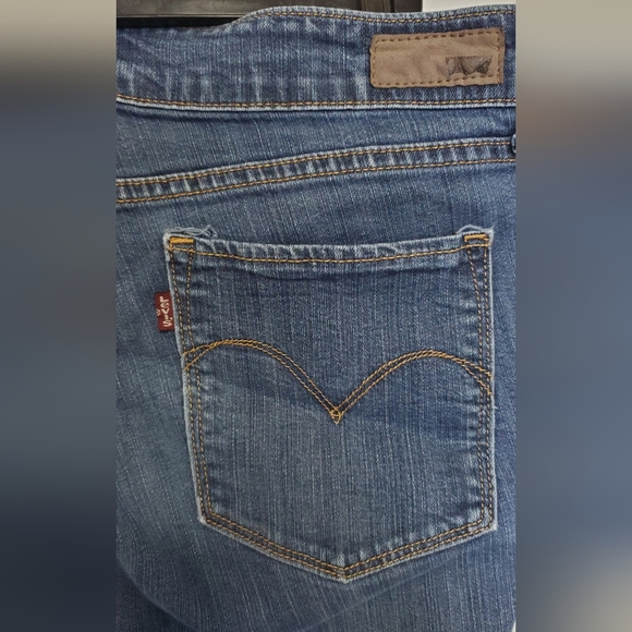 3/$30 Levis jeans - Picture 2 of 4
